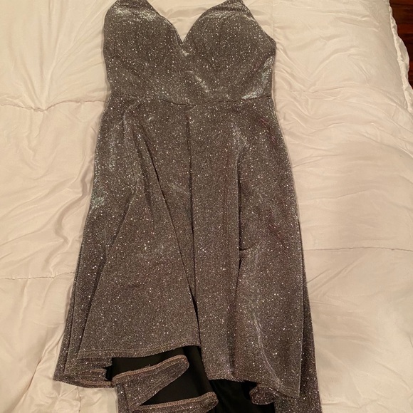 Clothes - Picture 5 of 7